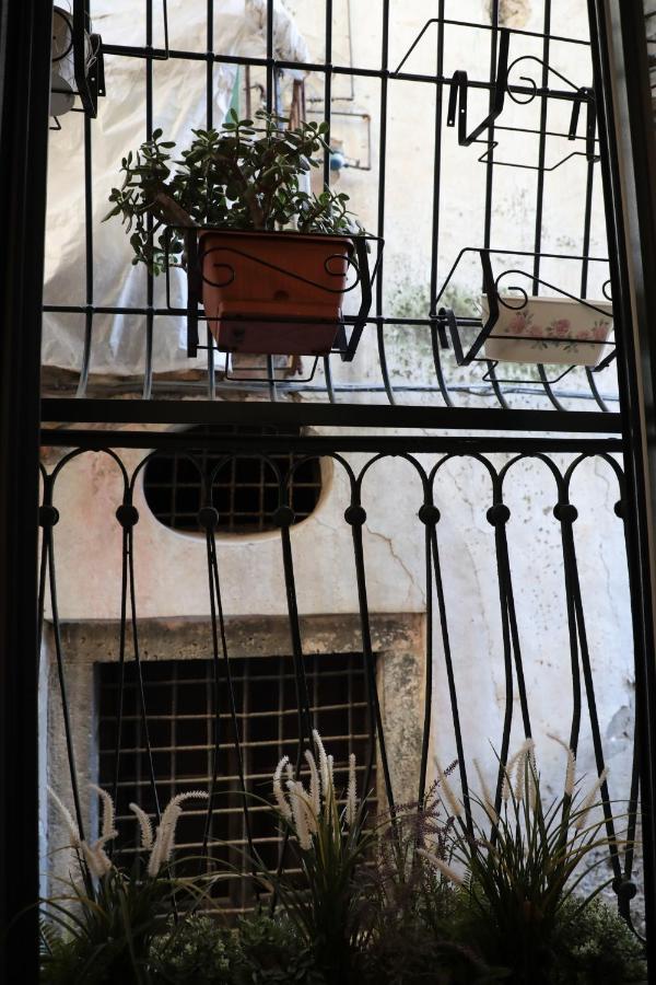 Maison Nicole - Salerno Apartment ภายนอก รูปภาพ