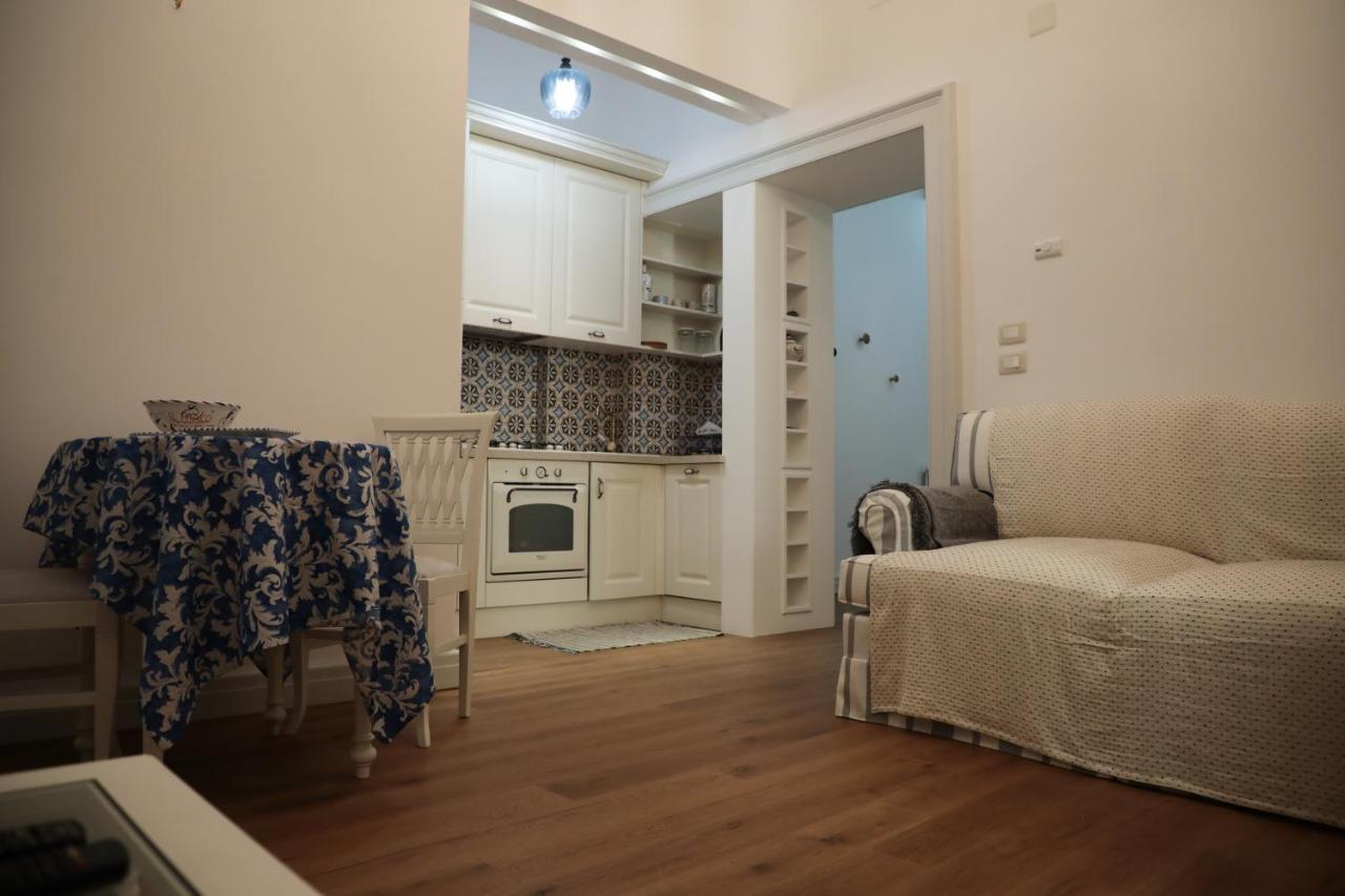 Maison Nicole - Salerno Apartment ภายนอก รูปภาพ